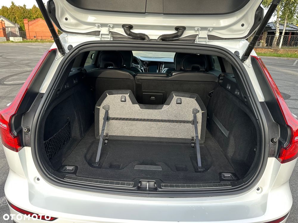 Volvo V60 D4 R-Design - 34