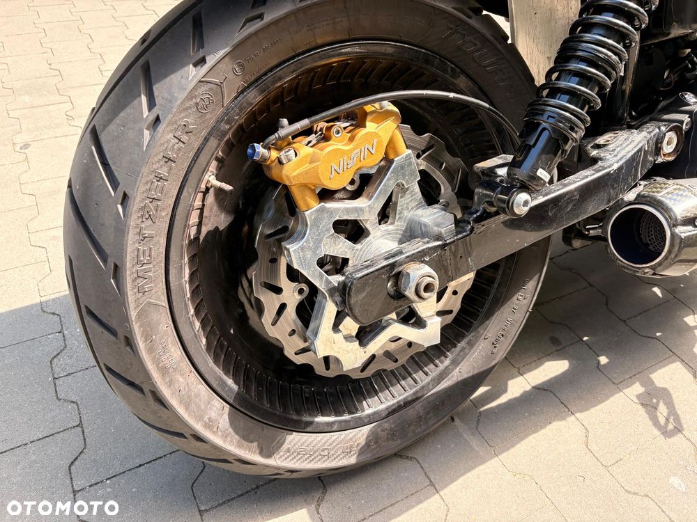Harley-Davidson Dyna Fat Bob - 12