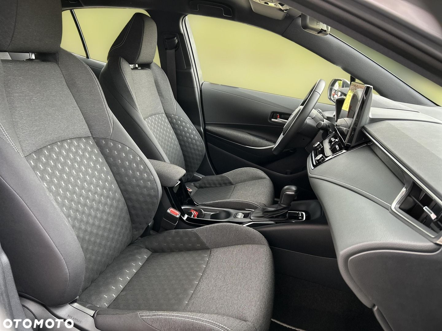 Toyota Corolla 1.8 Hybrid Comfort - 9