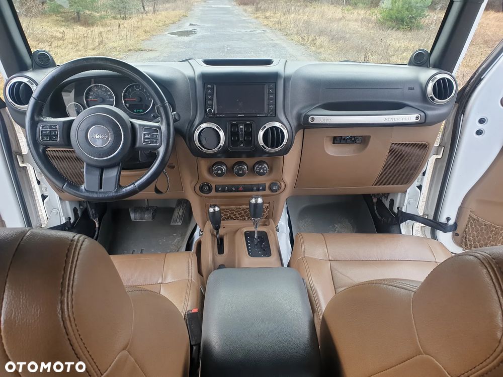 Jeep Wrangler Unlimited 3.8 Automatik Sahara - 12