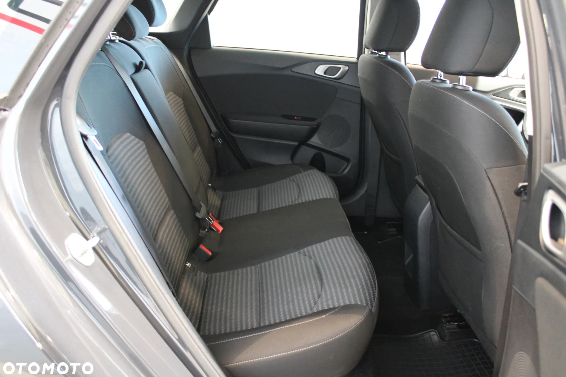 Kia Ceed 1.5 T-GDI M - 8
