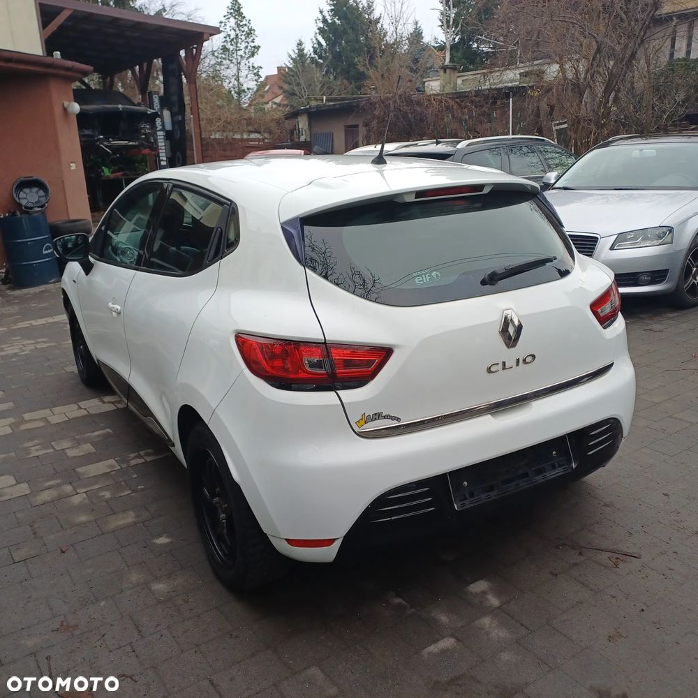 Renault Clio 1.2 16V 75 LIMITED - 17