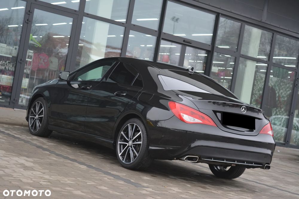 Mercedes-Benz CLA 180 7G-DCT StreetStyle - 30