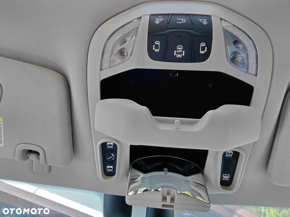 Chrysler Pacifica - 36