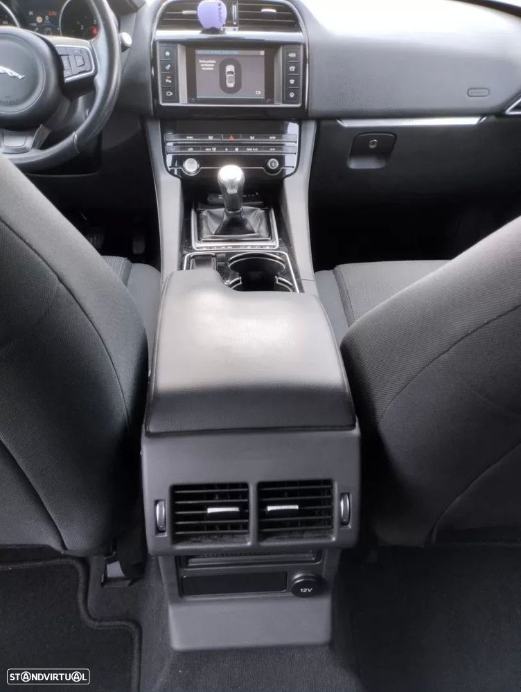 Jaguar F-Pace 2.0 i4D Prestige - 20