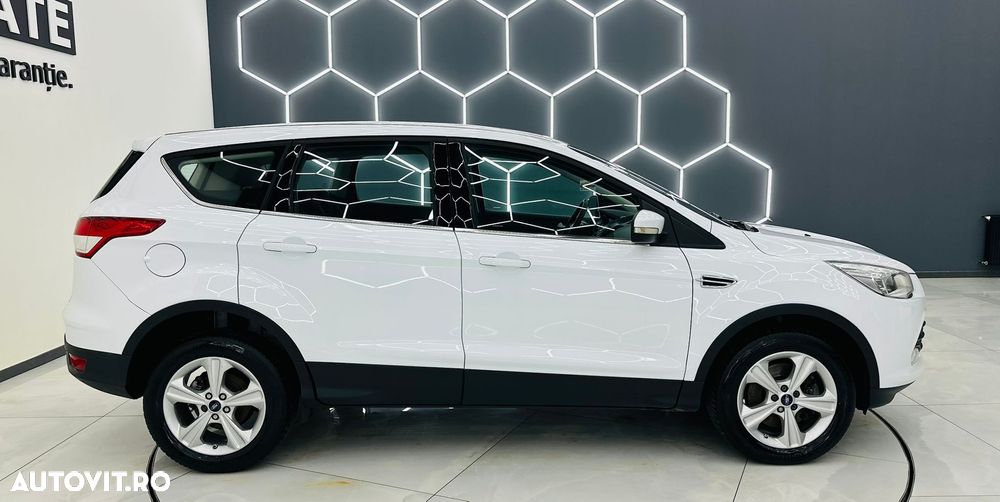 Ford Kuga 2.0 TDCi 4x4 Trend - 33