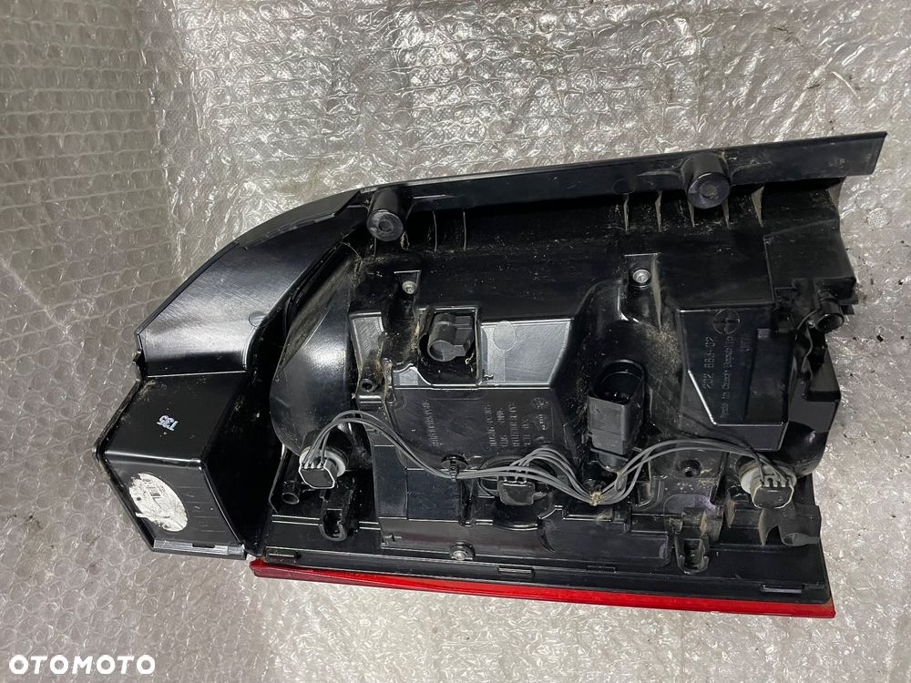 LAMPA TYŁ PRAWA VOLKSWAGEN MULTIVAN T6 - 9