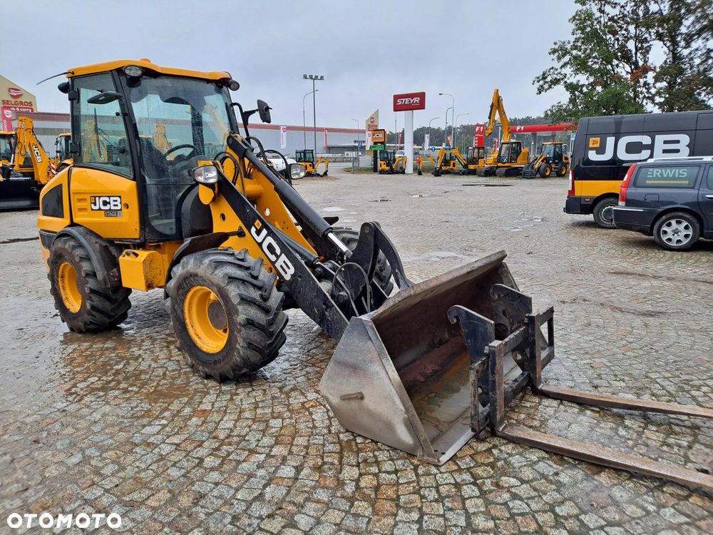 JCB 406 - 3