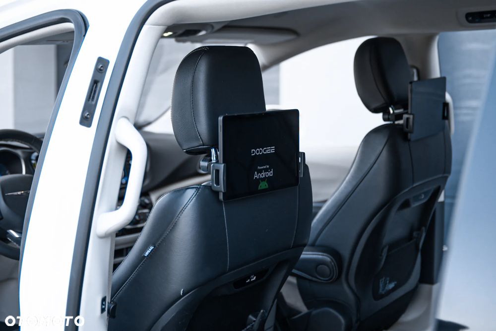 Chrysler Pacifica - 20