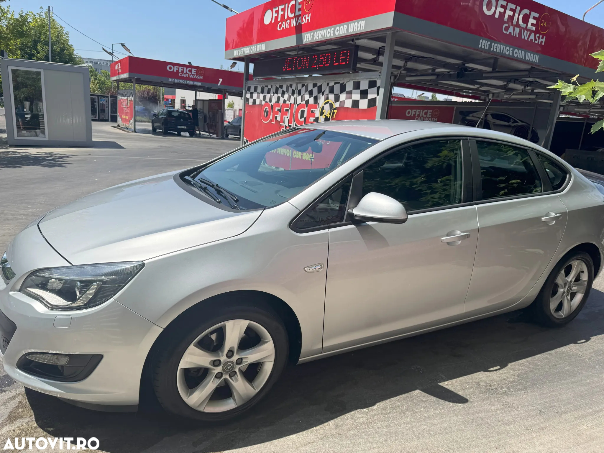 Opel Astra 1.6 CDTI ECOTEC Start/Stop Enjoy - 4