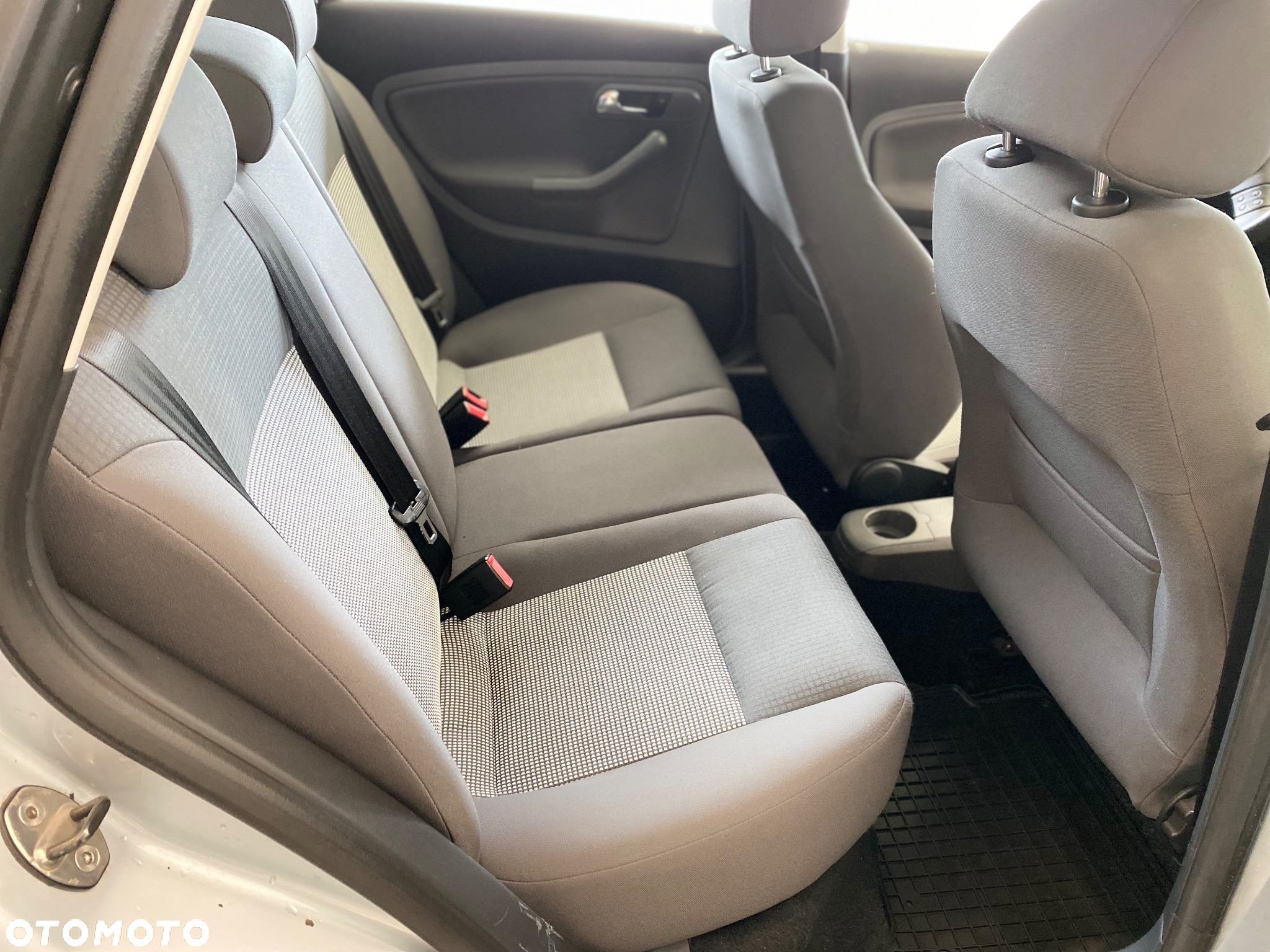 Seat Ibiza 1.4 16V Easy Life - 15