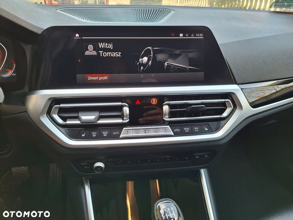 BMW Seria 3 318i - 24