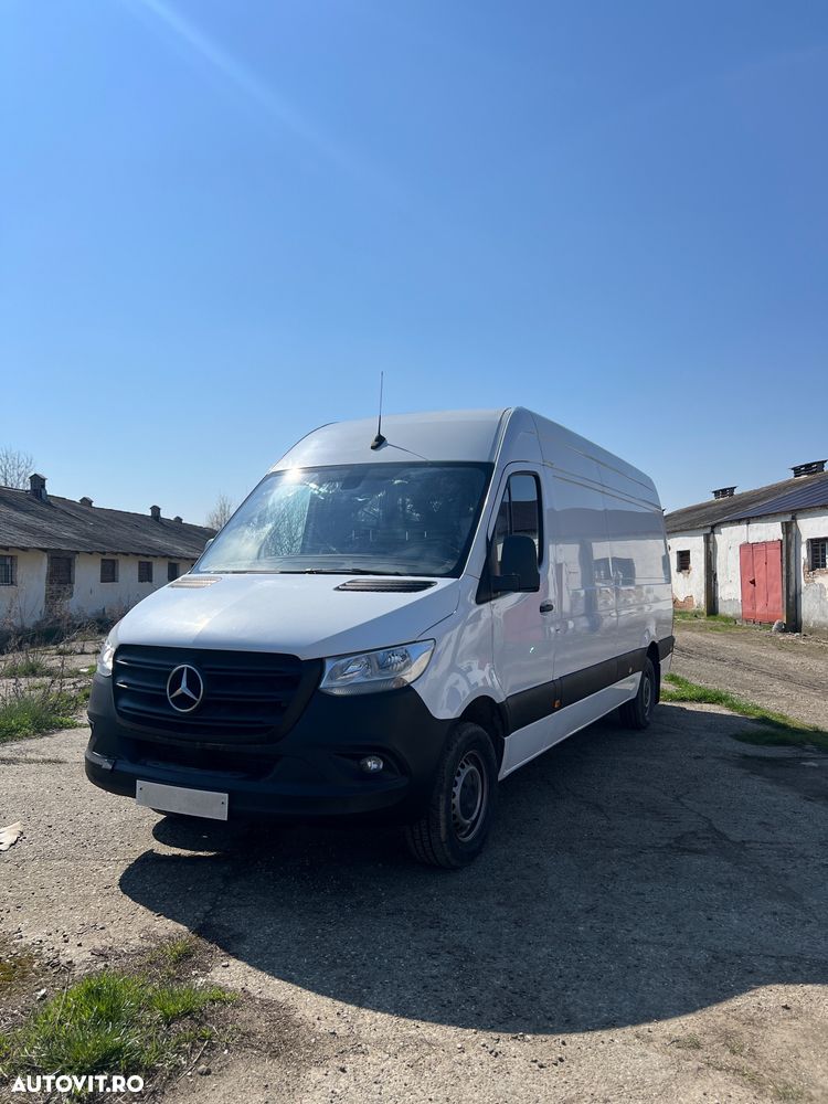 Mercedes-Benz Sprinter - 2