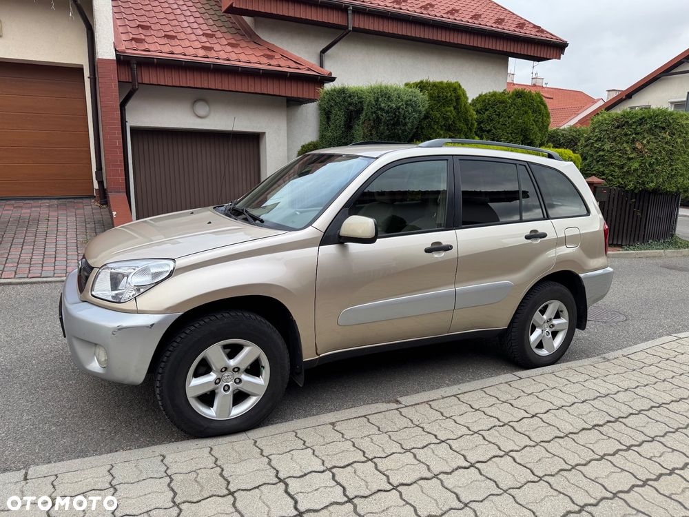 Toyota RAV4 - 6