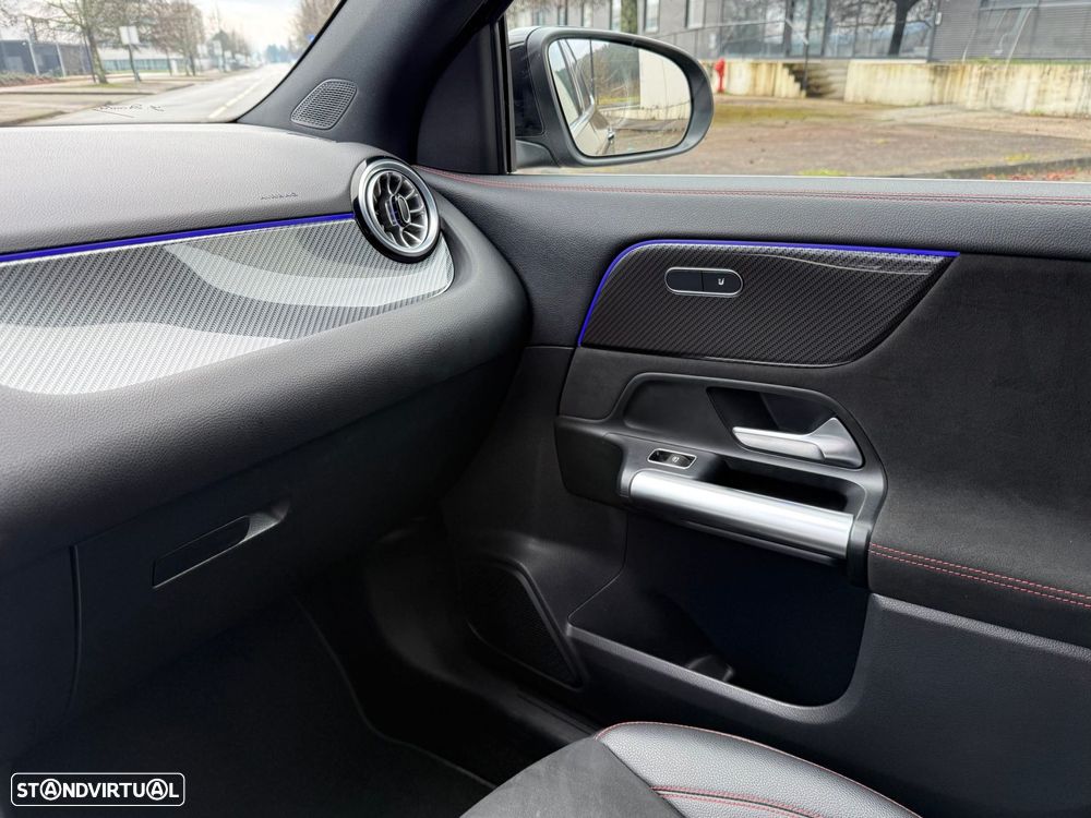 Mercedes-Benz GLA 180 d AMG Line - 22