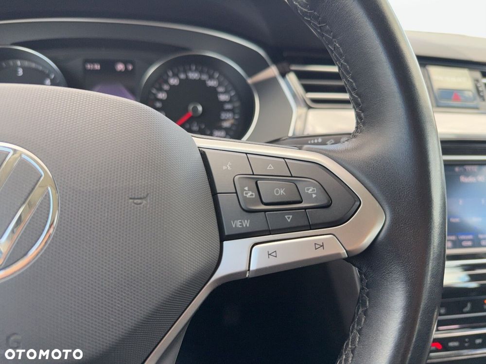 Volkswagen Passat - 24