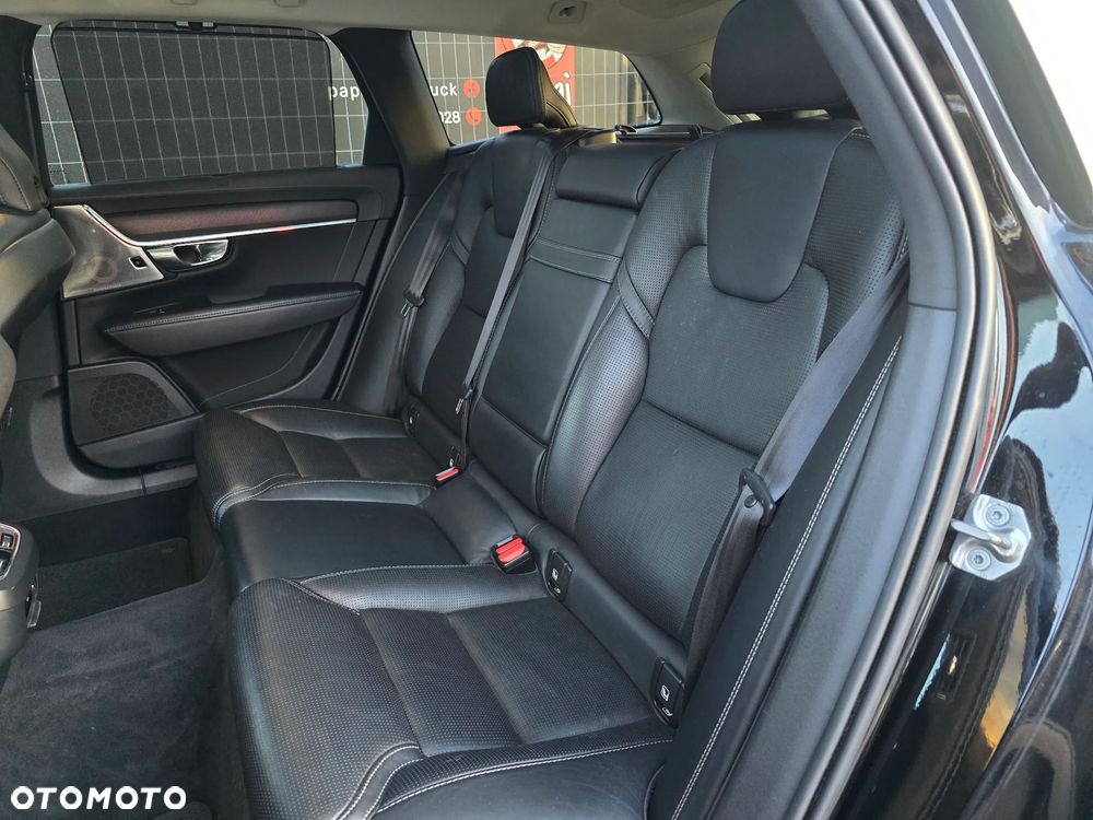 Volvo V90 Cross Country - 28