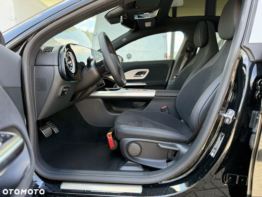 Mercedes-Benz CLA - 16