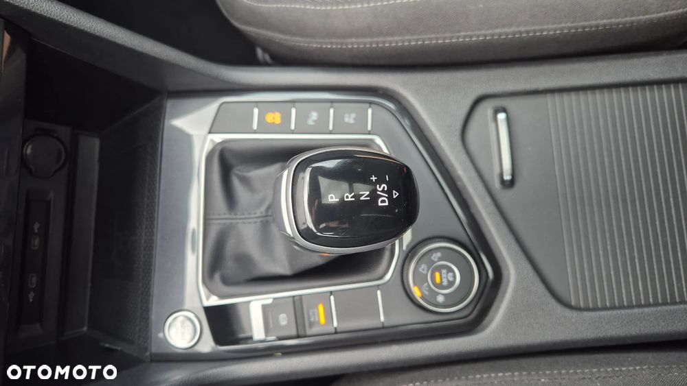 Volkswagen Tiguan 2.0 TDI SCR 4Mot Elegance DSG - 23