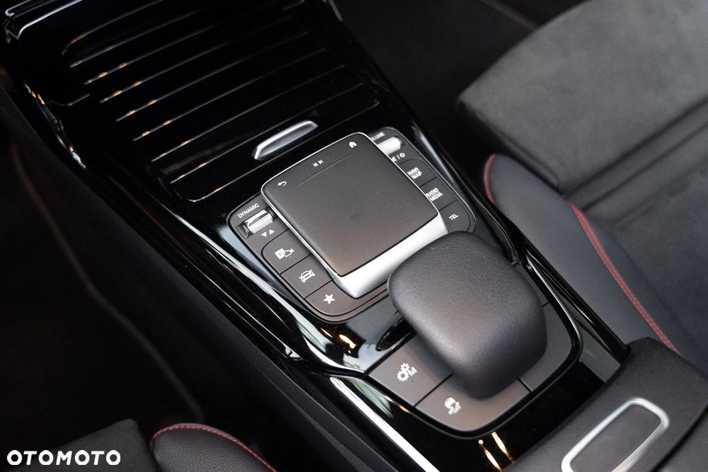 Mercedes-Benz CLA AMG 35 4-Matic 7G-DCT - 15