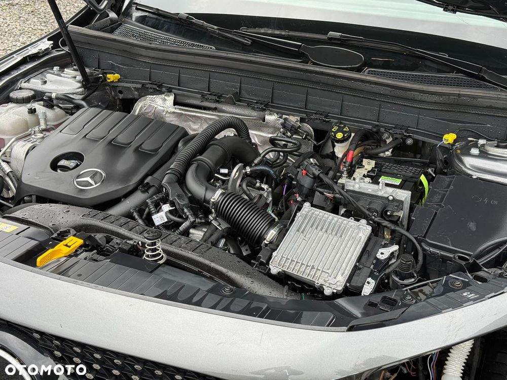 Mercedes-Benz GLB 200 AMG Line 7G-DCT - 7