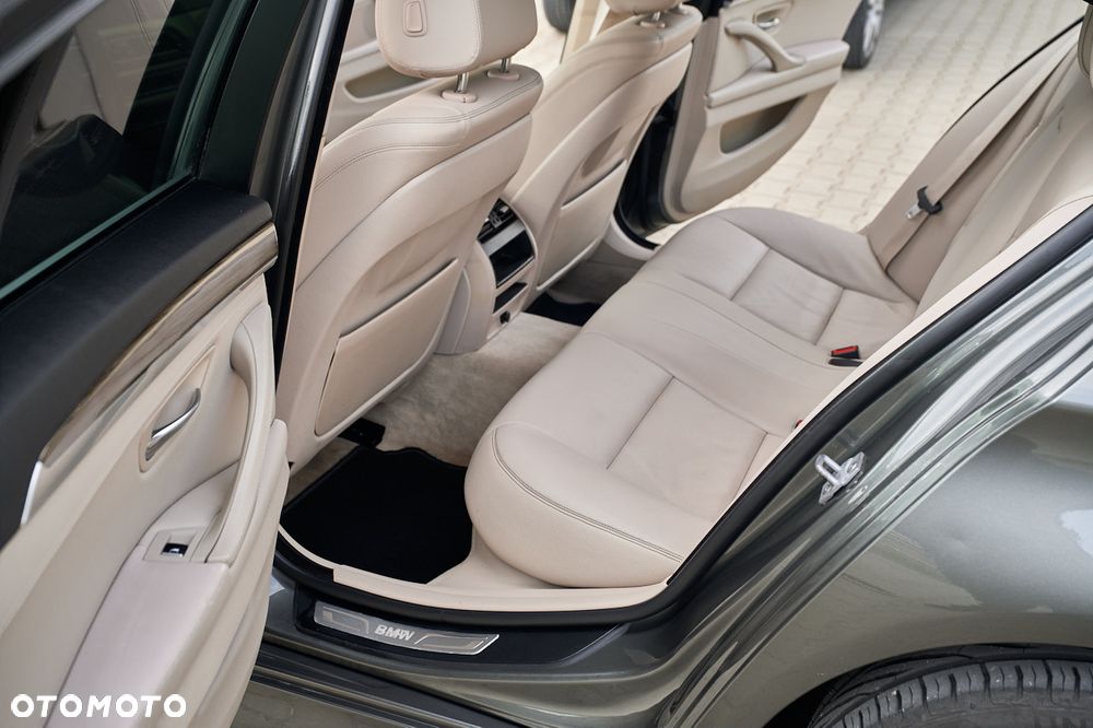 BMW Seria 5 525d xDrive Modern Line - 29