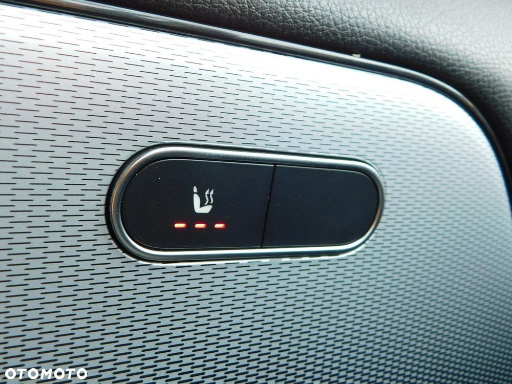 Mercedes-Benz GLA - 20