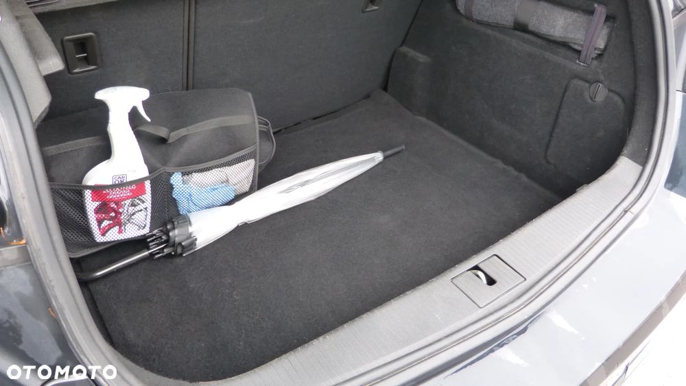 Opel Astra 1.4 Turbo Exklusiv - 29
