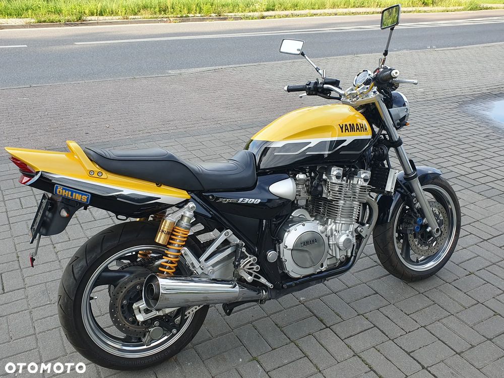 Yamaha XJR - 15