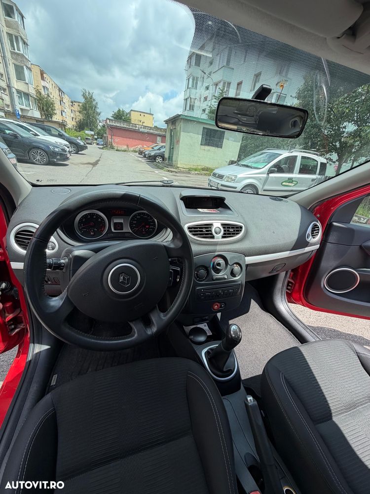 Renault Clio - 11