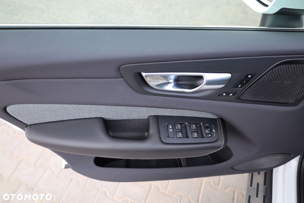 Volvo XC 60 T6 AWD Plug-In Hybrid Inscription - 17