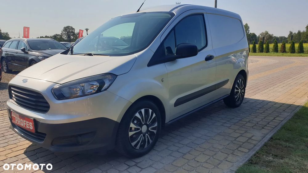 Ford transit courier - 2