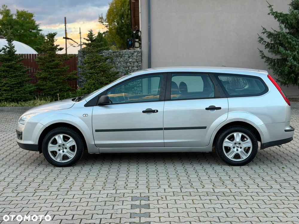 Ford Focus 1.6 Ambiente - 2