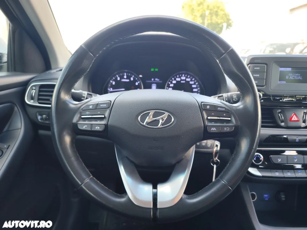 Hyundai i30 1.5 110CP 5DR M/T Comfort - 12