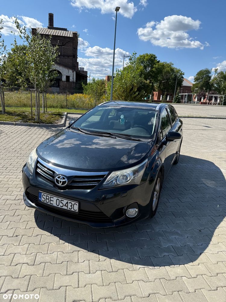 Toyota Avensis 2.0 D-4D Luna - 11