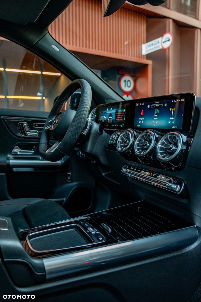 Mercedes-Benz GLA 200 mHEV AMG Line 7G-DCT - 23