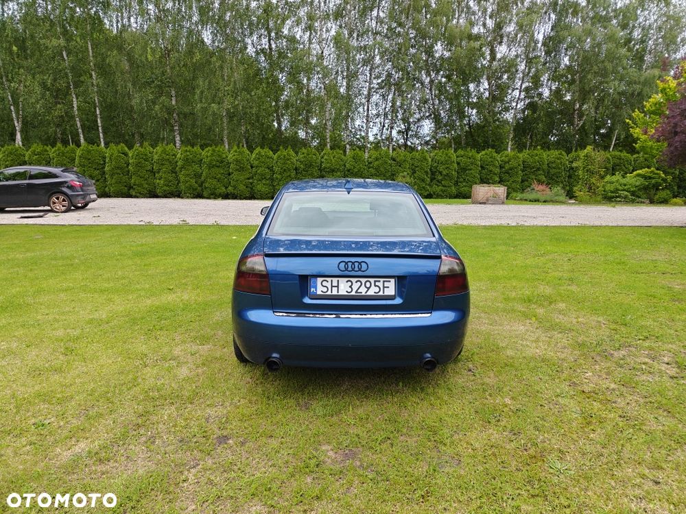 Audi A4 Limousine - 3