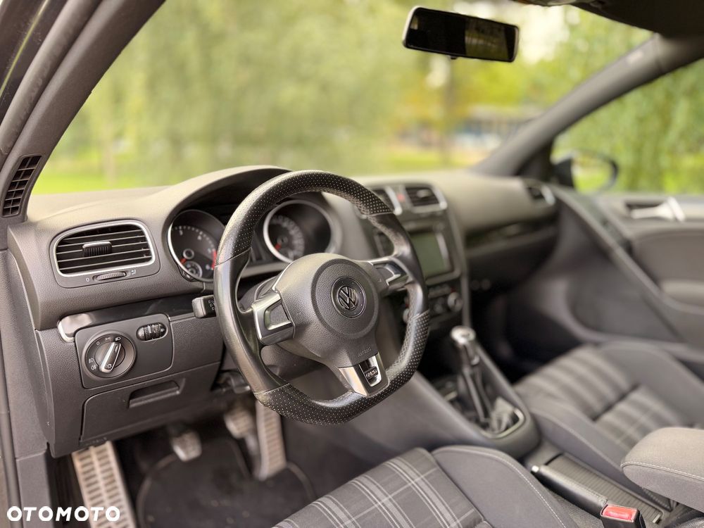 Volkswagen Golf - 12