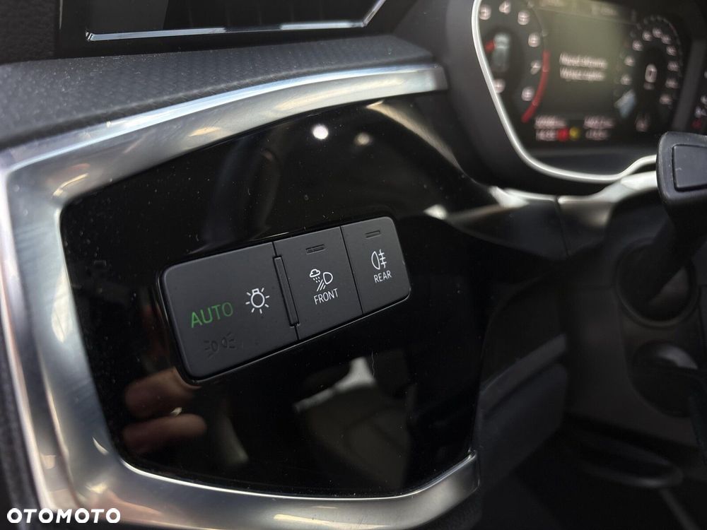 Audi Q3 35 TFSI S tronic - 13