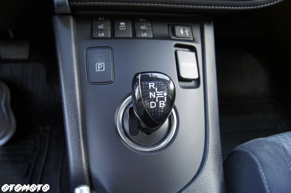 Toyota Auris Hybrid 135 Selection - 26