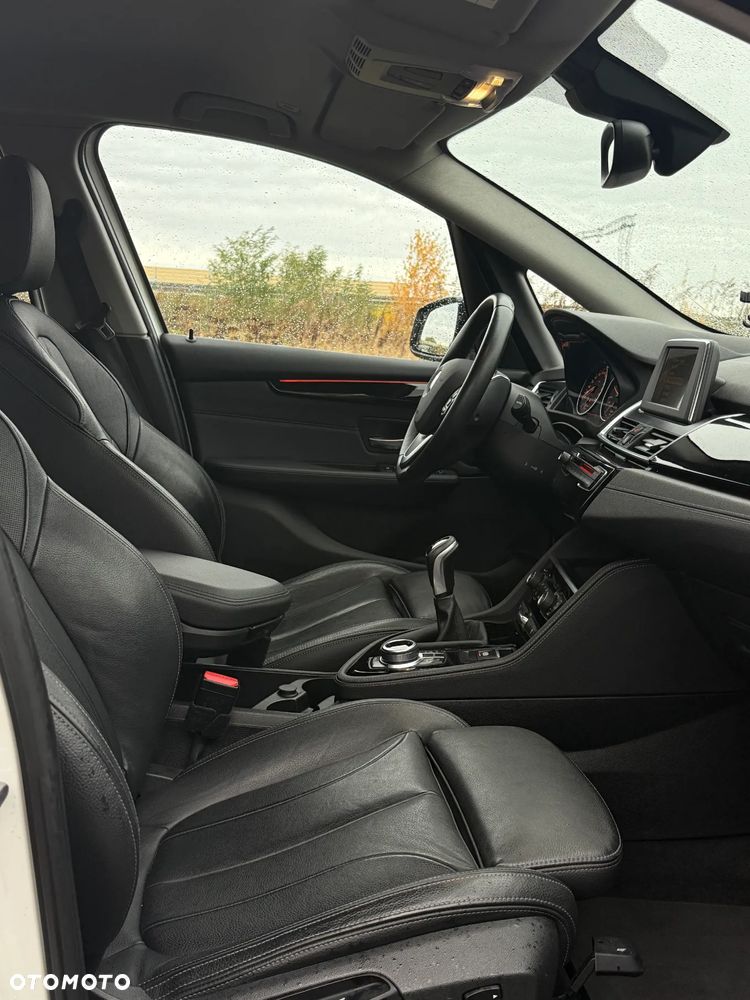 BMW Seria 2 218d - 15