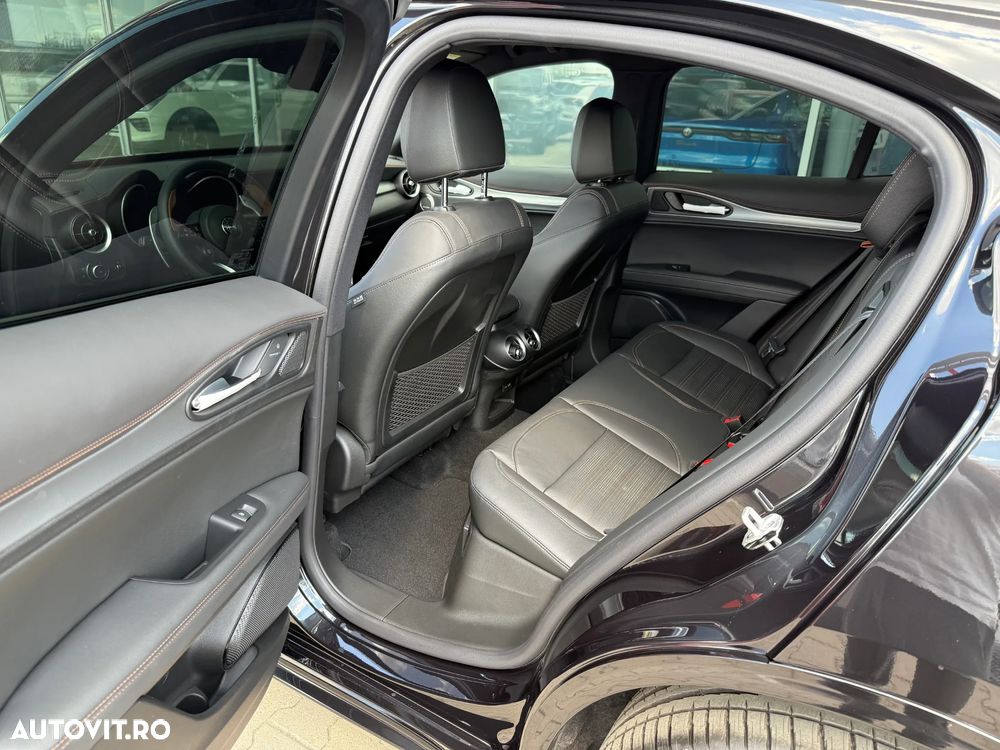 Alfa Romeo Stelvio 2.0 Turbo AWD AT8 Intensa - 24