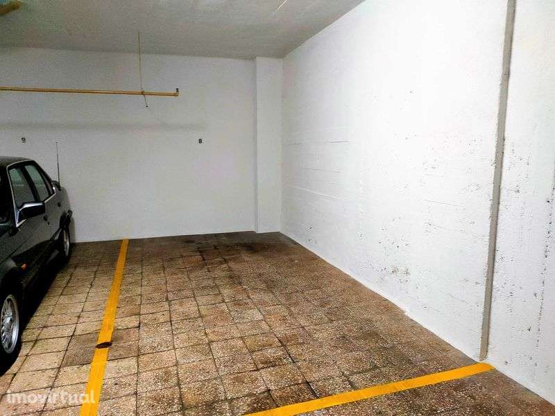 Lugar de Garangem junto ao Metro Lumiar - Grande imagem: 3/12