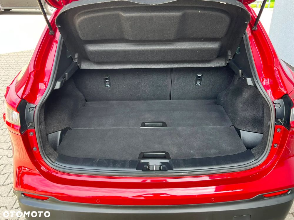 Nissan Qashqai 1.6 DIG-T N-Connecta - 33