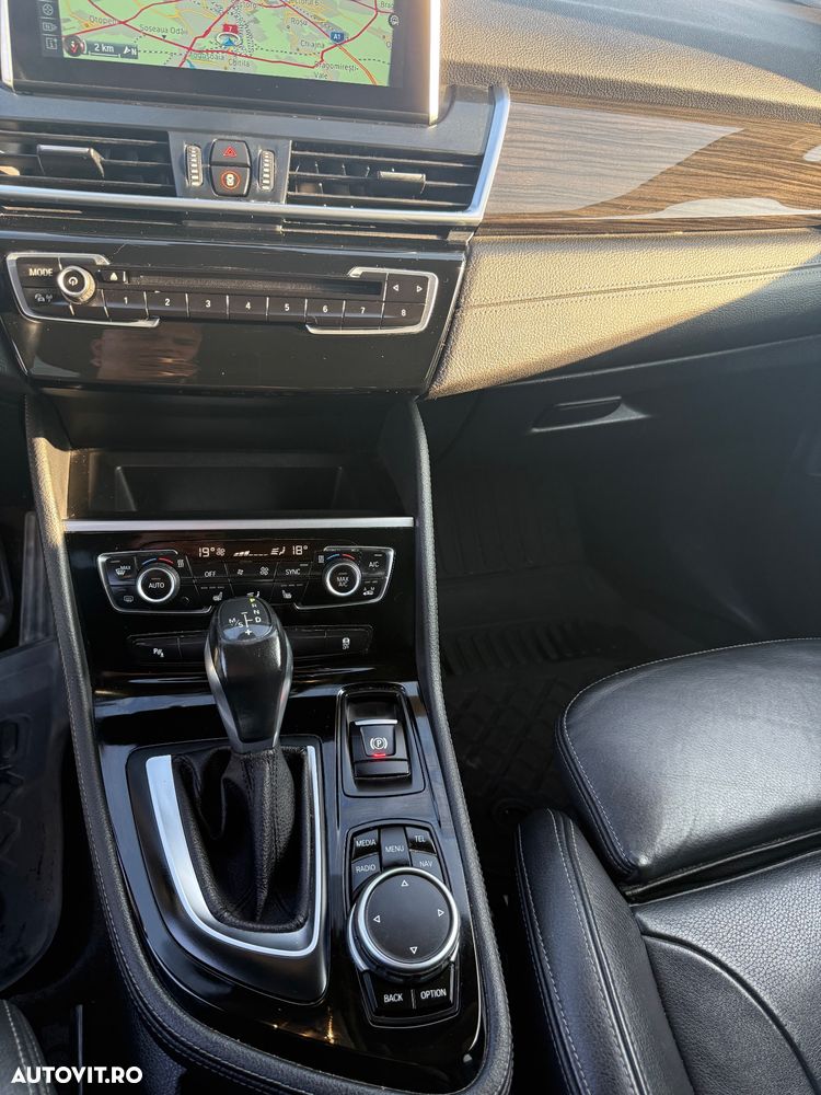 BMW Seria 2 220d xDrive Sport-Aut. Luxury Line - 7