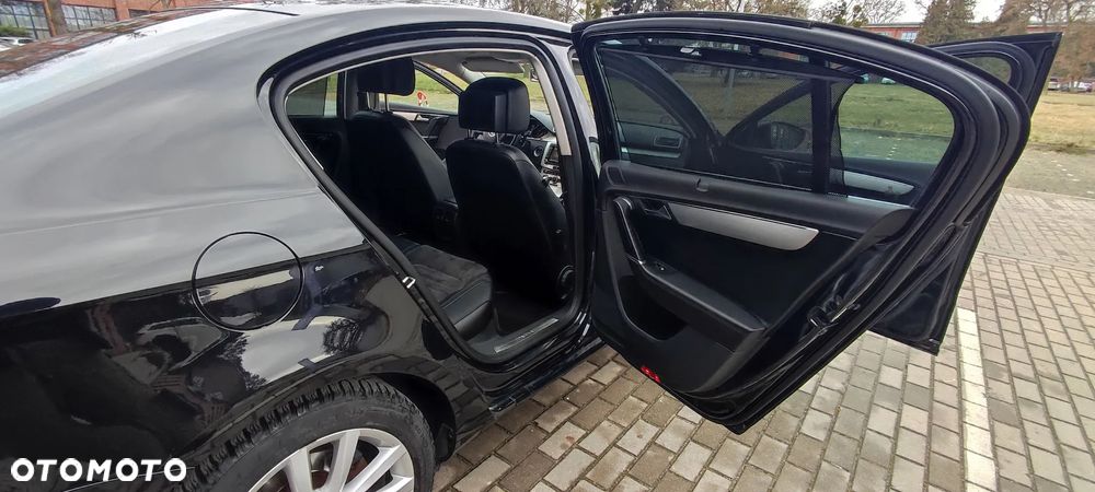 Volkswagen Passat 2.0 TDI 4Mot Highline DSG - 13