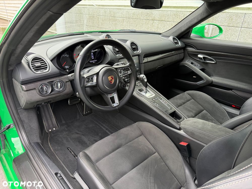 Porsche 718 Cayman - 14