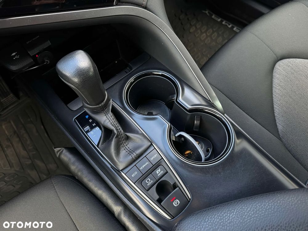 Toyota Camry 2.5 Hybrid Comfort CVT - 31