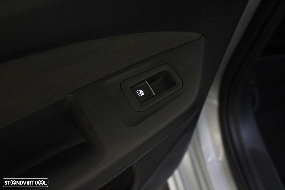 Volkswagen Golf 1.5 TSI e-Hybrid Style DSG — fotografia 37