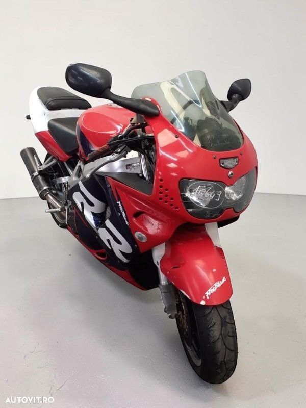 Honda CBR 900RR Fireblade - 8